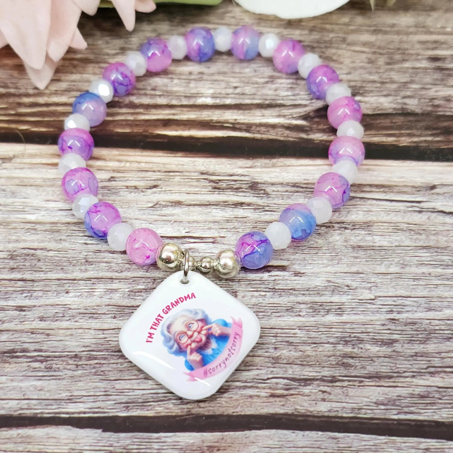 17cm I'm that grandma Handmade Beaded Bracelet with Unique Charm – Glass or Gemstone Beads (99a)
