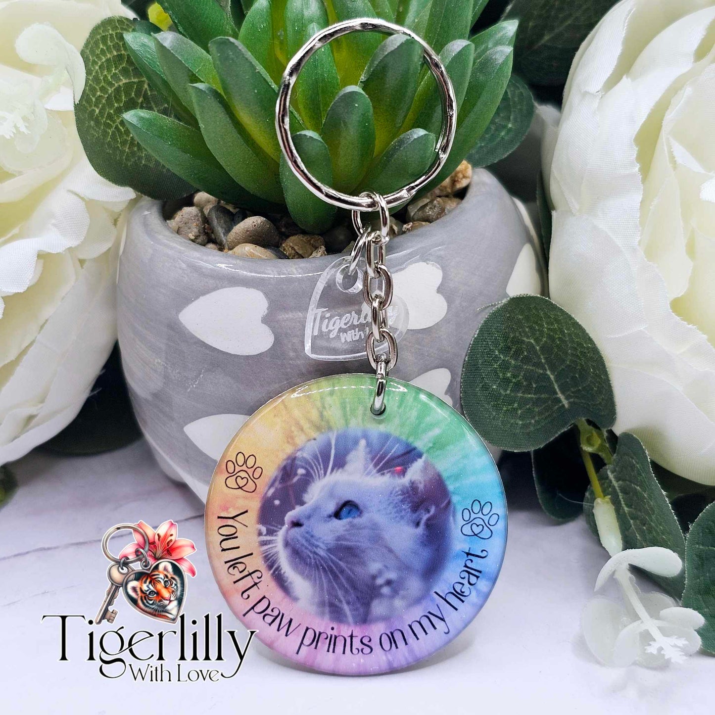 personalised pet memorial photo keyring UK with cat photo