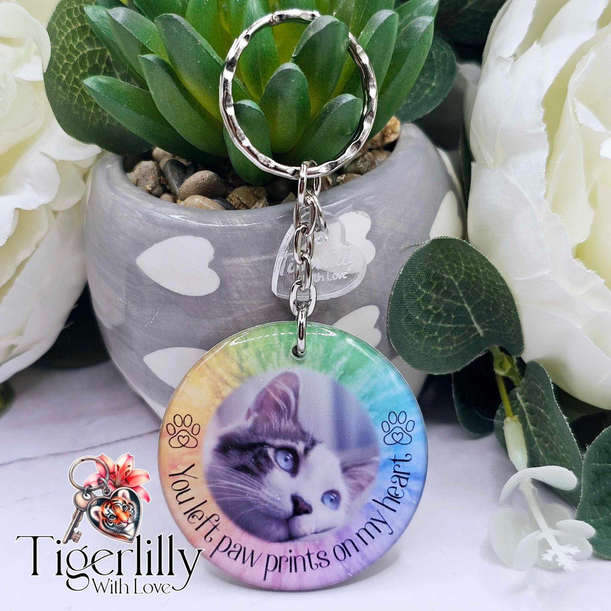 personalised pet memorial photo keyring UK with cat photo