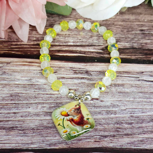 16 cm squirrel sniffing a daisy charm bracelet (3a)