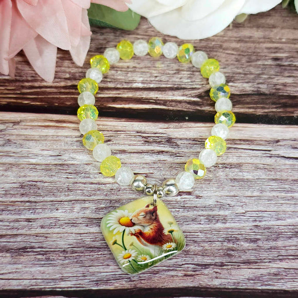 16 cm squirrel sniffing a daisy charm bracelet (3a)