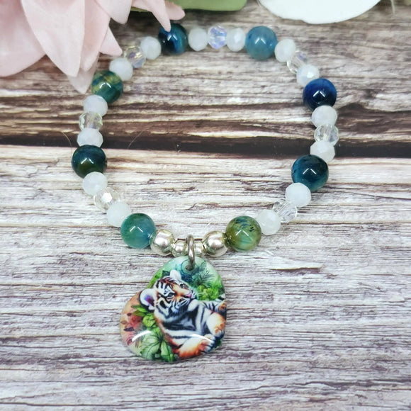 16cm Tiger Handmade Beaded Bracelet with Unique Charm – Glass or Gemstone Beads  (80a)
